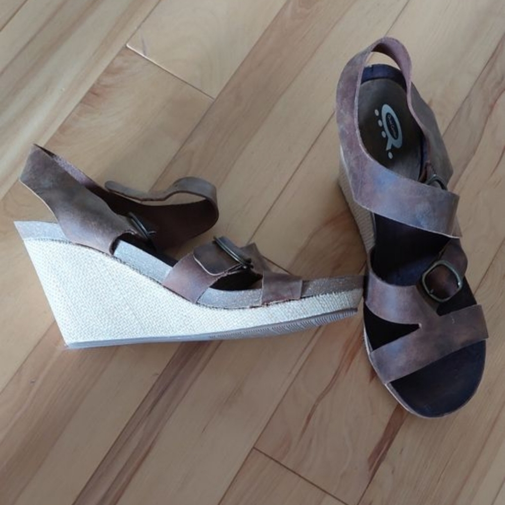 Leather sandals